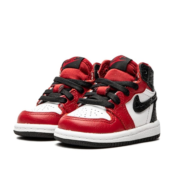 Jordan 1 Mid TDChicago Black Toe